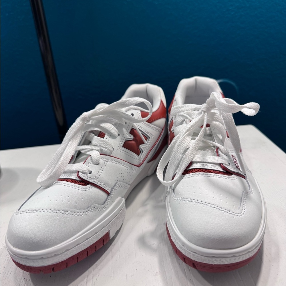 Tennis shoes.